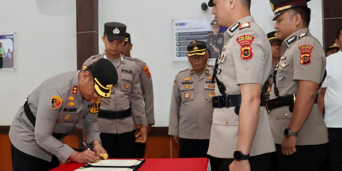 Kapolres Sarolangun Pimpin Sertijab Kasat Lantas