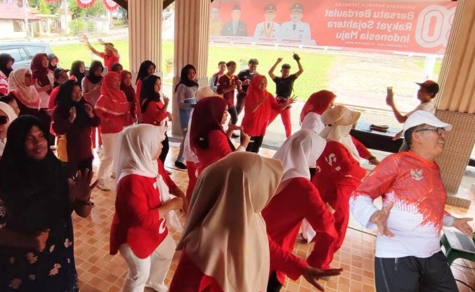 Voli Badut hingga Baris Berbaris Mata Tertutup, Lomba HUT RI di Diskominfo Merangin Bikin Ngakak