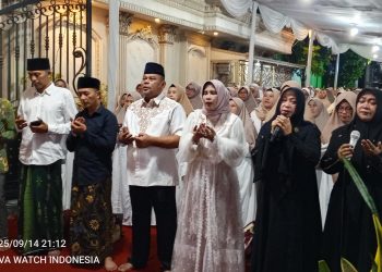 Sholawat dan Tausiah Peringatan Maulid Nabi Muhammad SAW Berlangsung Khidmat di Kediaman Wabup Sidoarjo