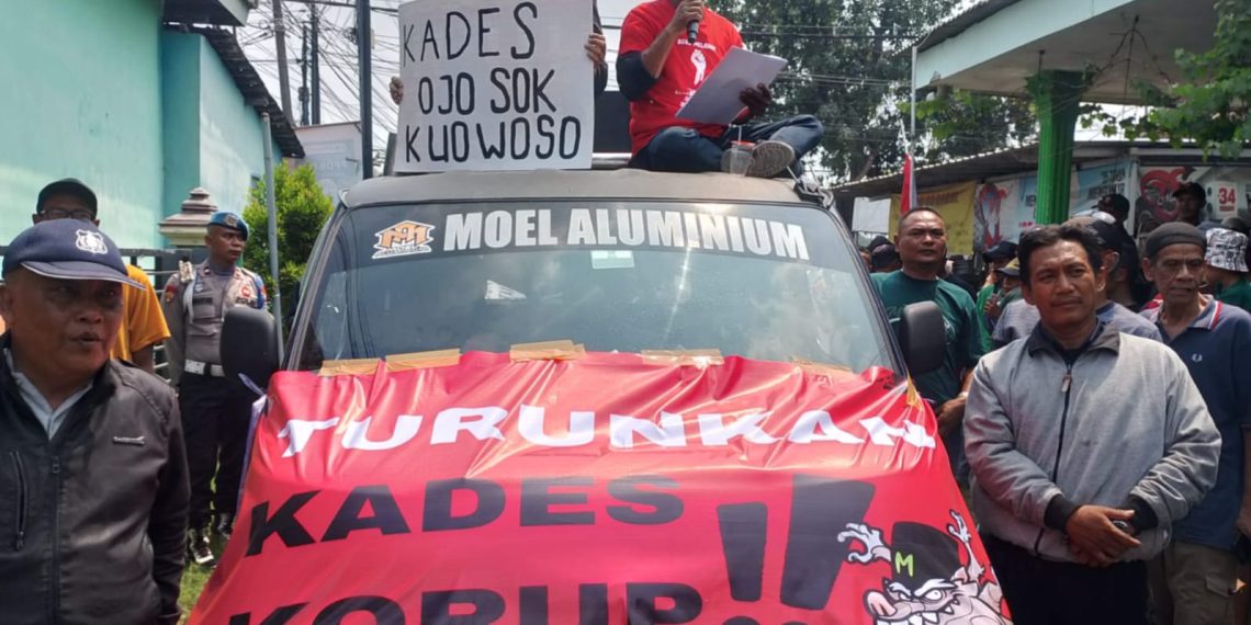 Diduga Selewengkan Dana Desa, Kades Boro Didesak Mundur