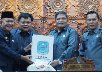 Bupati Dengarkan Pandangan Umum Fraksi-fraksi DPRD Merangin Terkait RAPBD Perubahan 2025