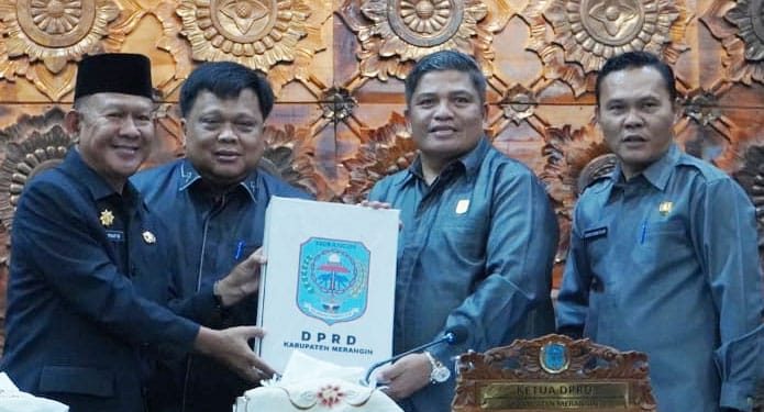 Bupati Dengarkan Pandangan Umum Fraksi-fraksi DPRD Merangin Terkait RAPBD Perubahan 2025