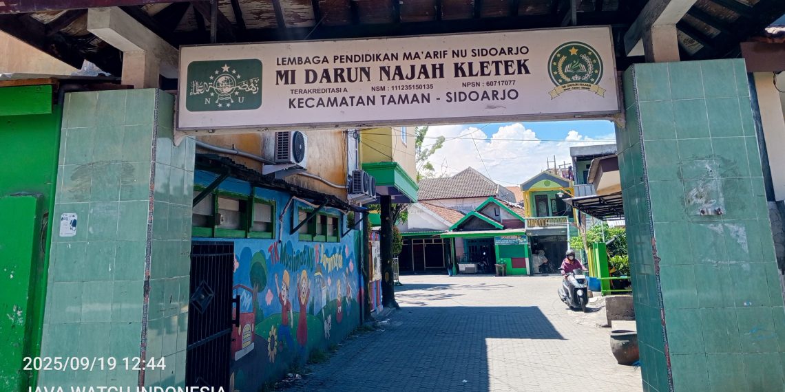 Diduga Oknum Guru MI Darunnajah Taman Melakukan Perbuatan Yang Tidak Elok Kepada Muridnya Ketika Belajar Sholat