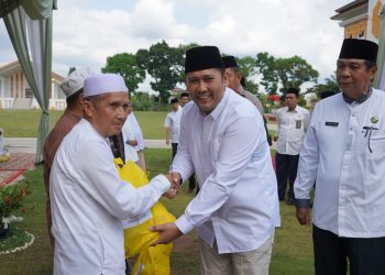 Ribuan Pegawai Padati Peringatan Maulid Nabi di Halaman Kantor Bupati Merangin