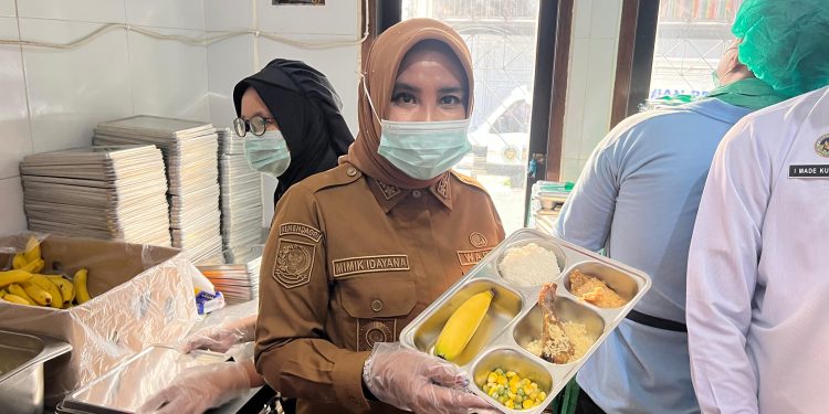 Wabup Mimik Idayana Sidak Dapur MBG di Dua Lokasi, Apresiasi Kebersihan dan Ingatkan Soal Limbah