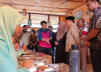 Pj Sekda Zulhifni Dampingi Gubernur Jambi Tinjau Pelaksanaan Program Makan Bergizi Gratis di Merangin
