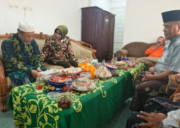 Wabup Mimik Idayana Silaturahmi ke Kediaman Pengasuh Ponpes Al Khoziny, Sampaikan Duka dan Doa untuk Para Santri