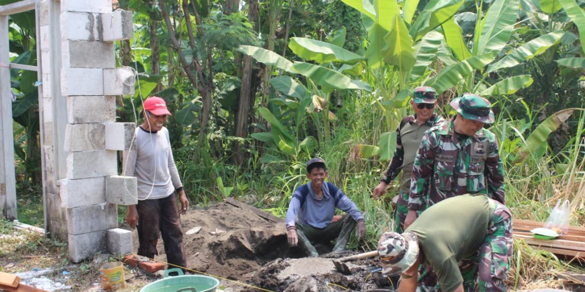 Satgas TMMD ke-126 Kodim 0816/Sidoarjo Bangun Rumah Warga di Desa Kedondong