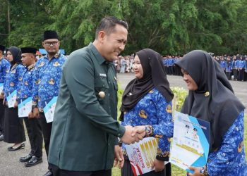 Bupati H M Syukur Lantik 1.375 PPPK, Tegaskan Pentingnya Integritas dan Semangat Gotong Royong