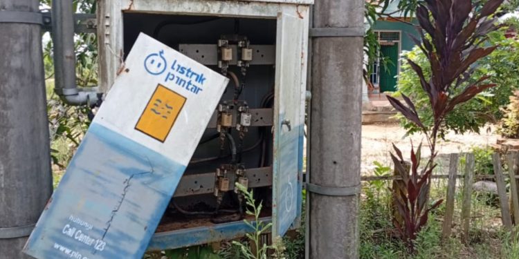 Warga Tiang Pumpung Keluhkan Listrik PLN Sering Padam