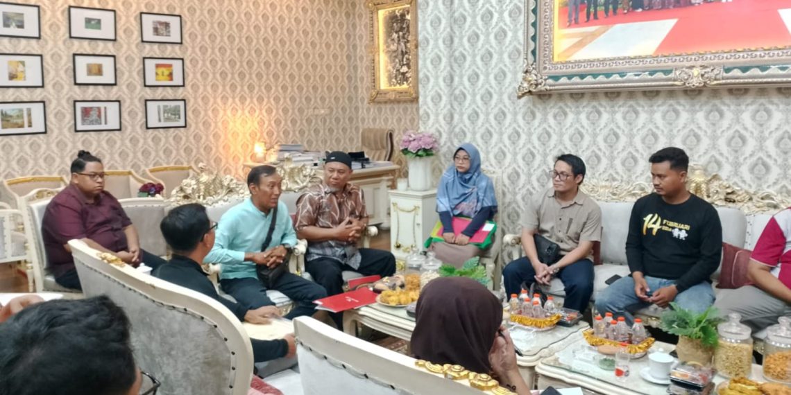 Warga Desa Kepatihan Tuntut Kepastian Hak Tanah Kavling, Gelar Audiensi di Rumah Dinas Wakil Bupati Sidoarjo