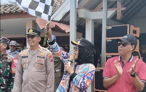 Wabup Mimik Idayana Lepas Parade Budaya Semambung, Wujud Syukur dan Pelestarian Tradisi Leluhur