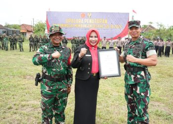 Wabup Mimik Idayana Apresiasi Sinergi TNI dan Warga dalam Suksesnya TMMD ke-126 Sidoarjo
