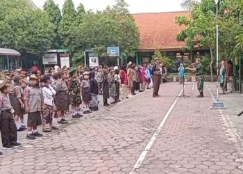 SDN Candipari 2 Sidoarjo Gelar Upacara Hari Pahlawan: Tanamkan Semangat Bung Tomo pada Generasi Muda