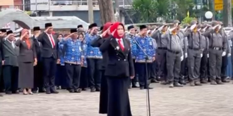 Wakil Bupati Sidoarjo Pimpin Upacara Hari Pahlawan di Taman Makam Pahlawan: Kobarkan Semangat Juang 10 November