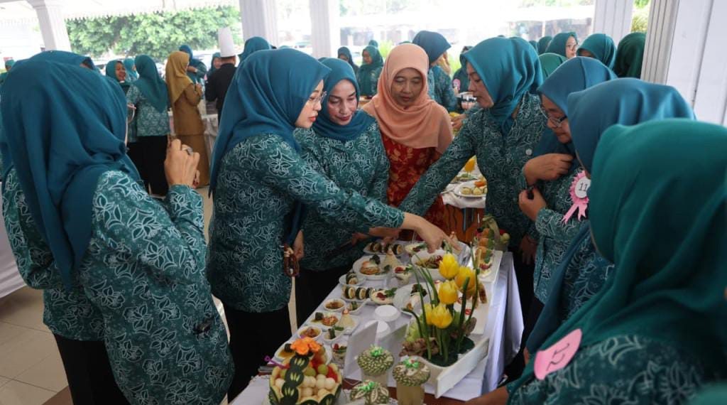 Ketua TP PKK Pasuruan Kagum Kreativitas Peserta Lomba Cipta Menu B2SA: “Pintar Manfaatkan Potensi Lokal”