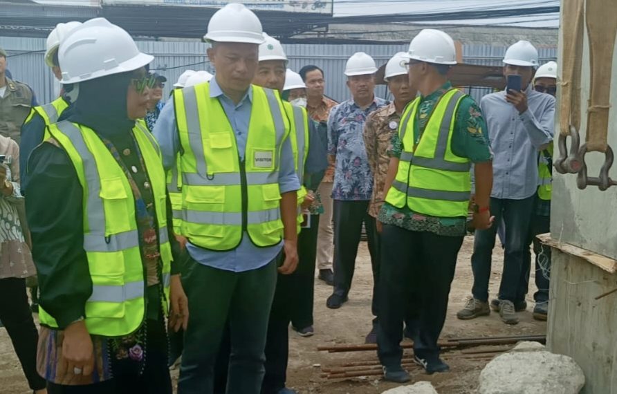 Sidak Proyek RSUD Sedati, Wabup Mimik Tegaskan Progres Baru 13 Persen dan Dipastikan Tak Selesai Tepat Waktu