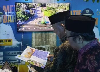 Tinjau Stan Kominfo, Wabup A. Khafidh: Terus Berinovasi dan Suguhkan Berita yang Membangkitkan Semangat Membangun