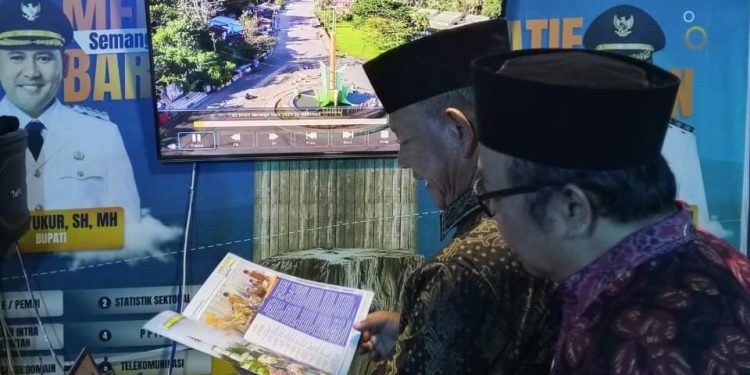 Tinjau Stan Kominfo, Wabup A. Khafidh: Terus Berinovasi dan Suguhkan Berita yang Membangkitkan Semangat Membangun