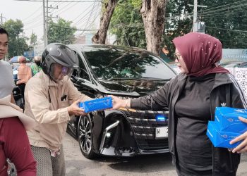 Usai Buka Festival Bandeng dan Udang 2025, Wabup Sidoarjo Gelar Jumat Berkah di Alun-Alun