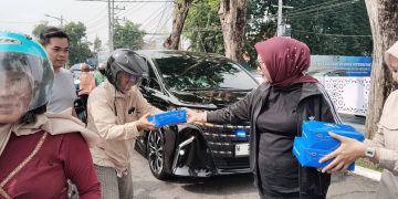 Usai Buka Festival Bandeng dan Udang 2025, Wabup Sidoarjo Gelar Jumat Berkah di Alun-Alun