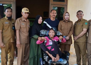Sentuh Warga Rentan, Wabup Sidoarjo Salurkan Kursi Roda dan Bantuan Pribadi di Tulangan