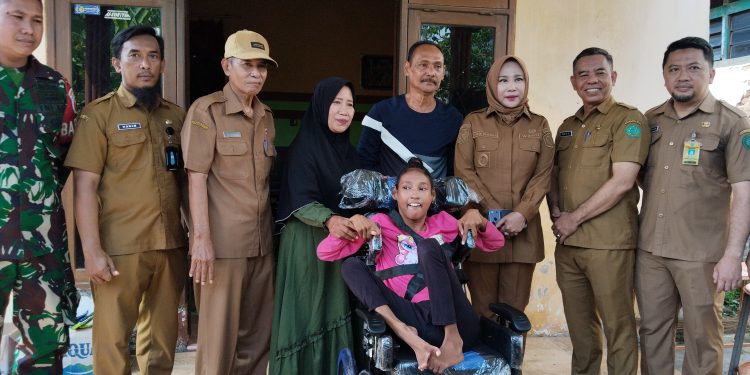 Sentuh Warga Rentan, Wabup Sidoarjo Salurkan Kursi Roda dan Bantuan Pribadi di Tulangan
