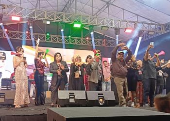 Puluhan Ribu Warga Padati GOR, Gebyar Malam Tahun Baru 2026 Sidoarjo Tampilkan Apresiasi Seni dan Refleksi Kepemimpinan